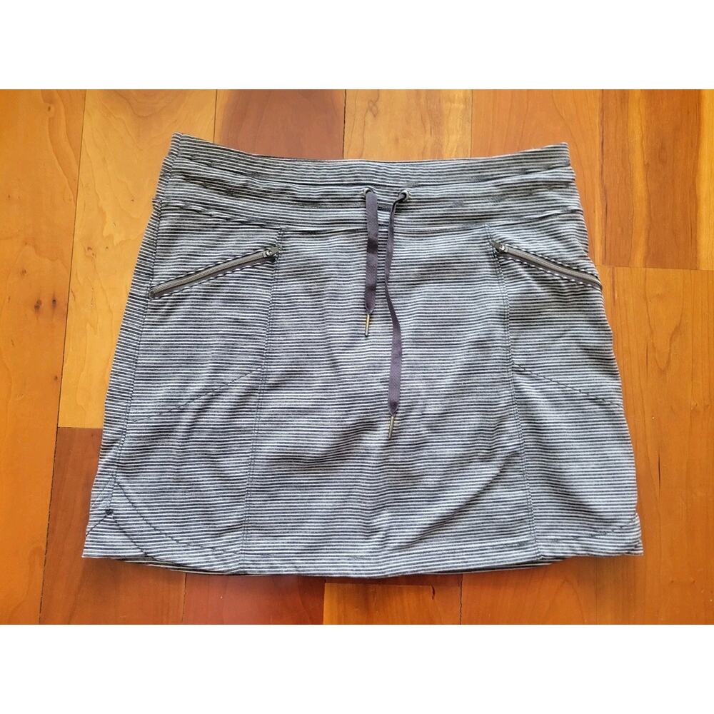ATHLETA Mini Skirt Skort Gray Striped Small Pickle Ball Tennis